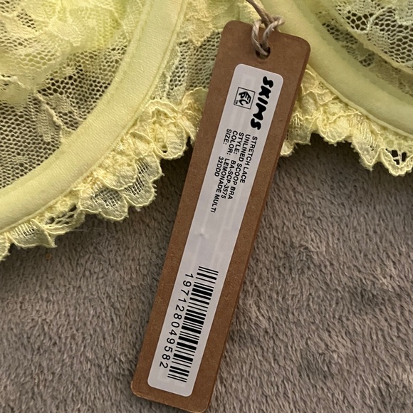 SKIMS Lace Underwire Bra in Light Yellow - Picture 2 of 2